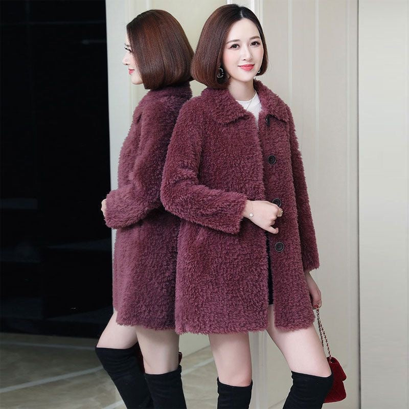 Middle-aged and elderly women's clothing plus velvet and thick imitation lambskin coat women's medium and long 2024 new winter coat