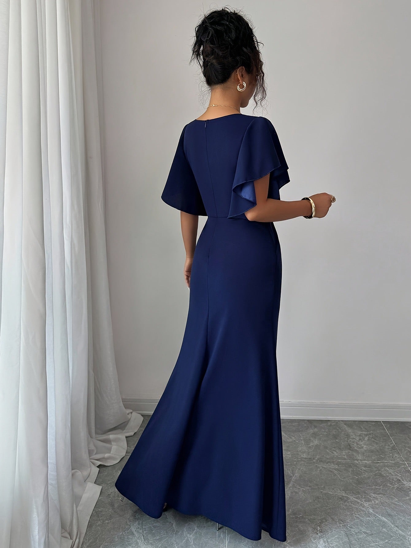 Women's Elegant Romantic Ruffle Sleeve V-Neck Waist Slimming Slit Hem Long Dress Suitable for Dates