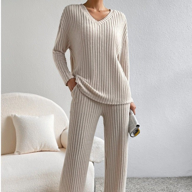 Cross-border two-piece suit for women 2024 autumn new style fashion casual straight pants temperament loose V-neck pit striped knitted suit