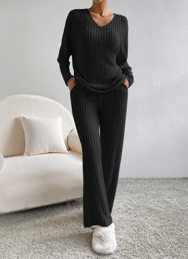 Cross-border two-piece suit for women 2024 autumn new style fashion casual straight pants temperament loose V-neck pit striped knitted suit