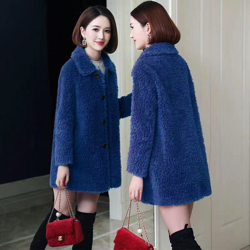 Middle-aged and elderly women's clothing plus velvet and thick imitation lambskin coat women's medium and long 2024 new winter coat