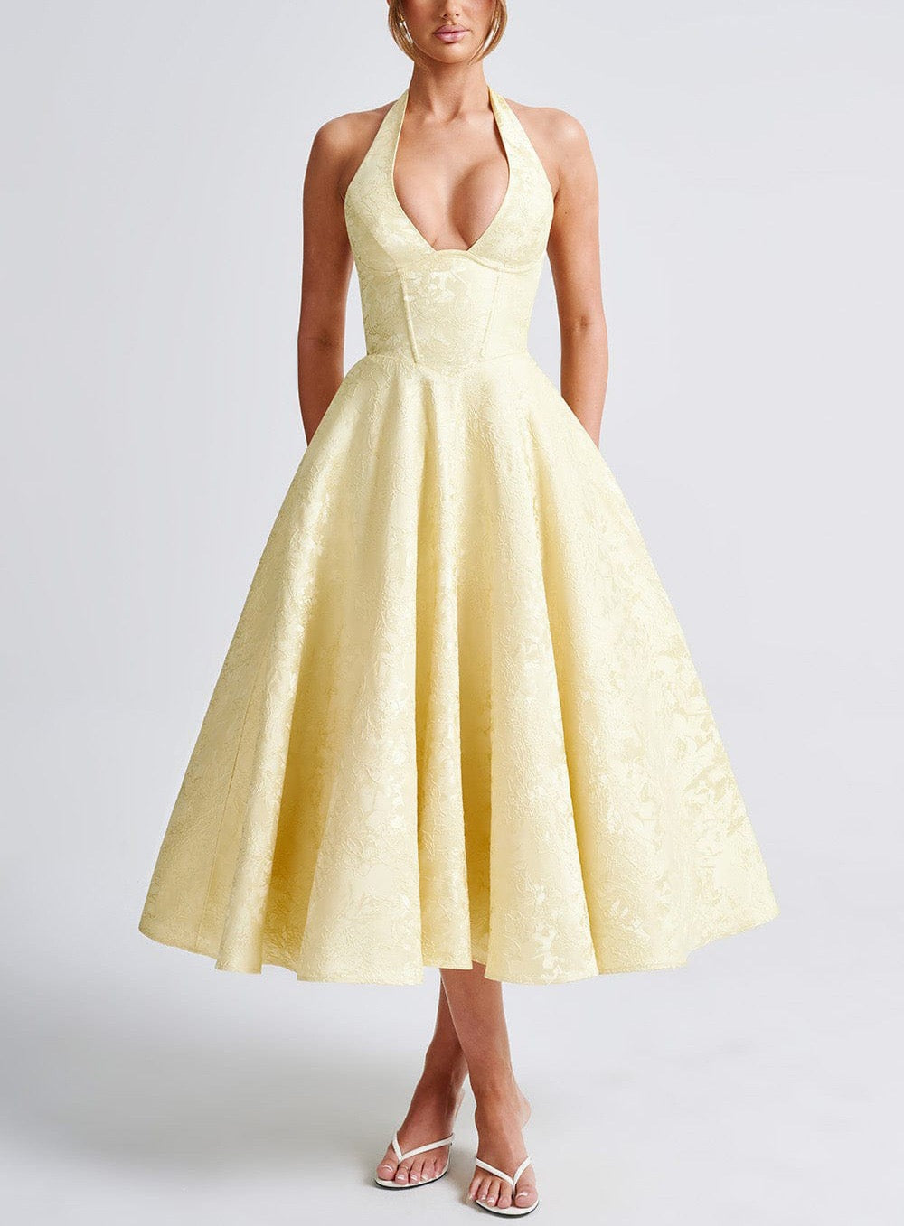 European and American Style V-Neck Halter Jacquard Dress, High-End Sleeveless Backless Evening Gown with Waist-Cinching Fit for Spring and Summer