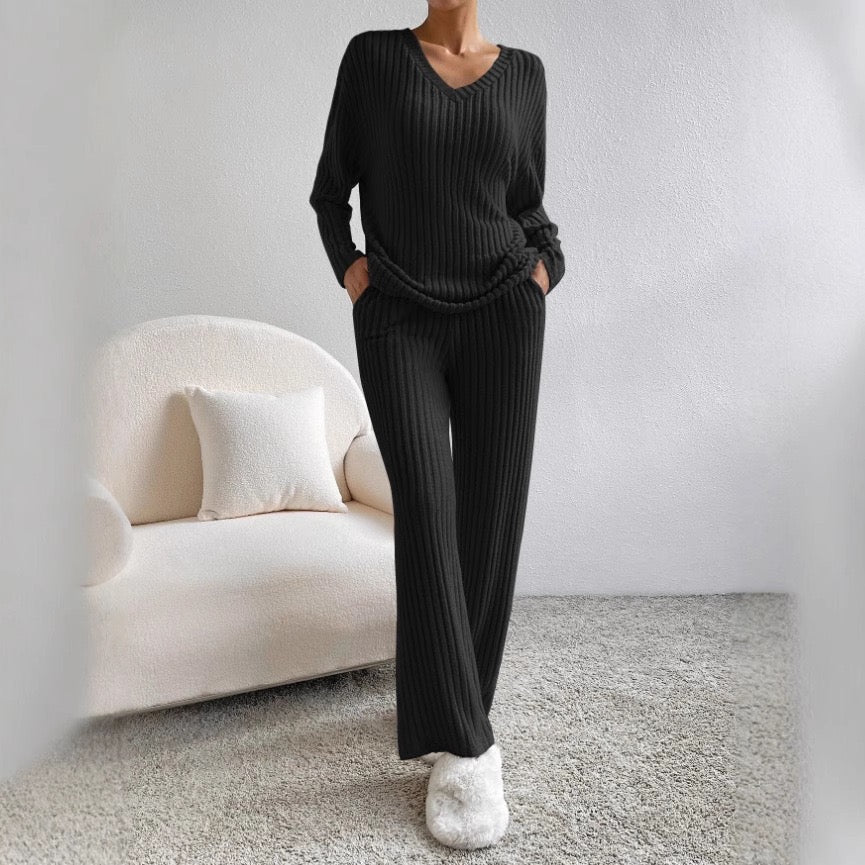 Cross-border two-piece suit for women 2024 autumn new style fashion casual straight pants temperament loose V-neck pit striped knitted suit