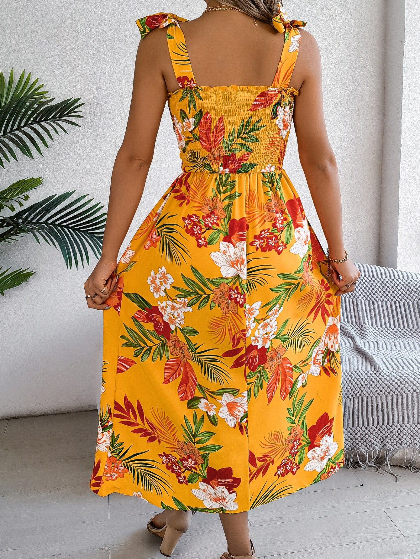 2025 European and American Floral Lace-Up Waist-Cinching Backless Slip Dress for Women, Retro Artistic Style, Long Dress for Vacation and Beach