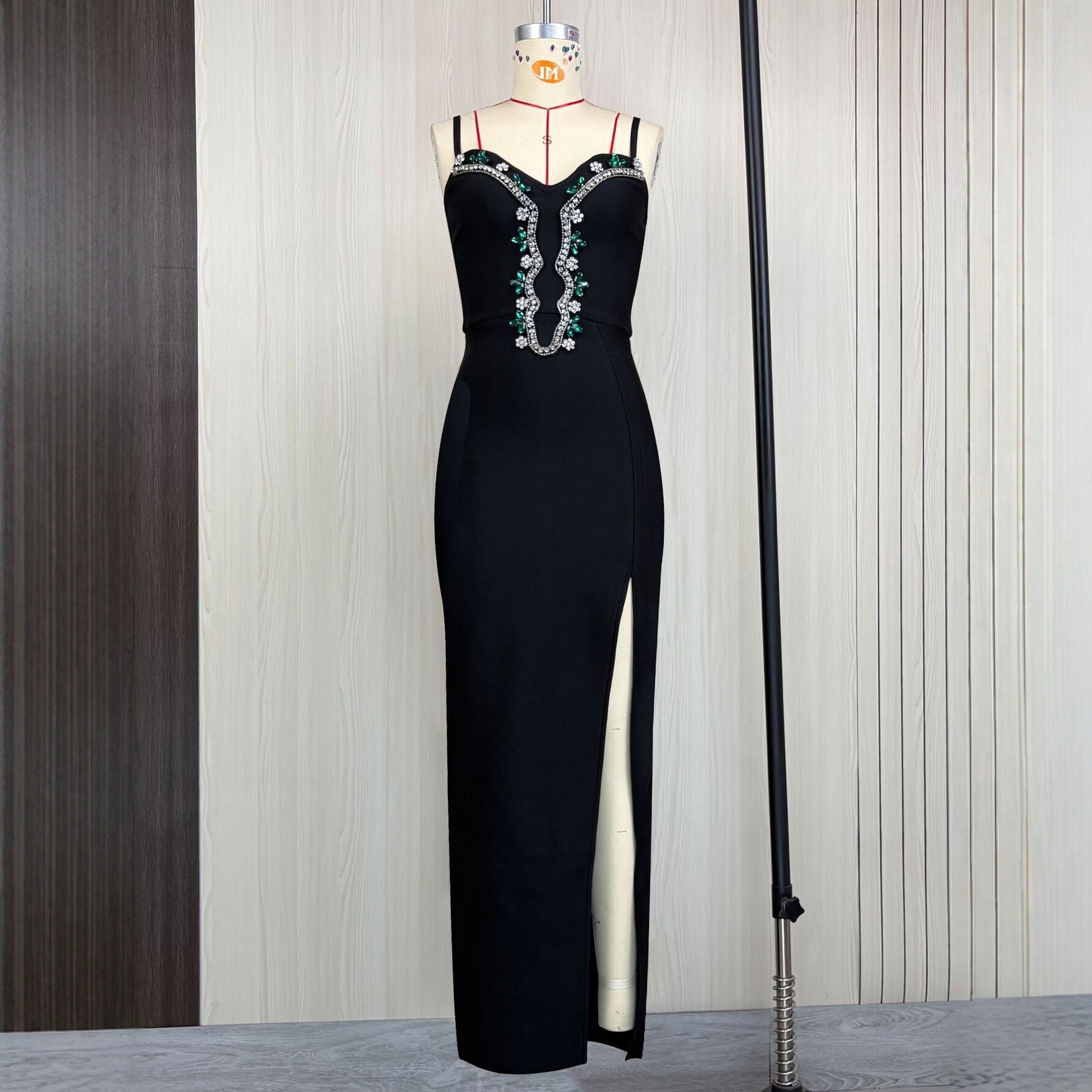 In Stock | Sexy European and American Style Women's Dress with Heavy Rhinestone Embellished Off-Shoulder Strapless Dress, Slim Fit, Elegant Slit Evening Gown