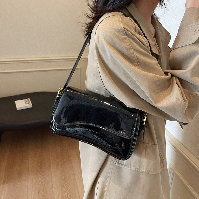 This year's popular creative patent leather shoulder bag 2024 new winter high-end fashion handbag temperament women's bag trend