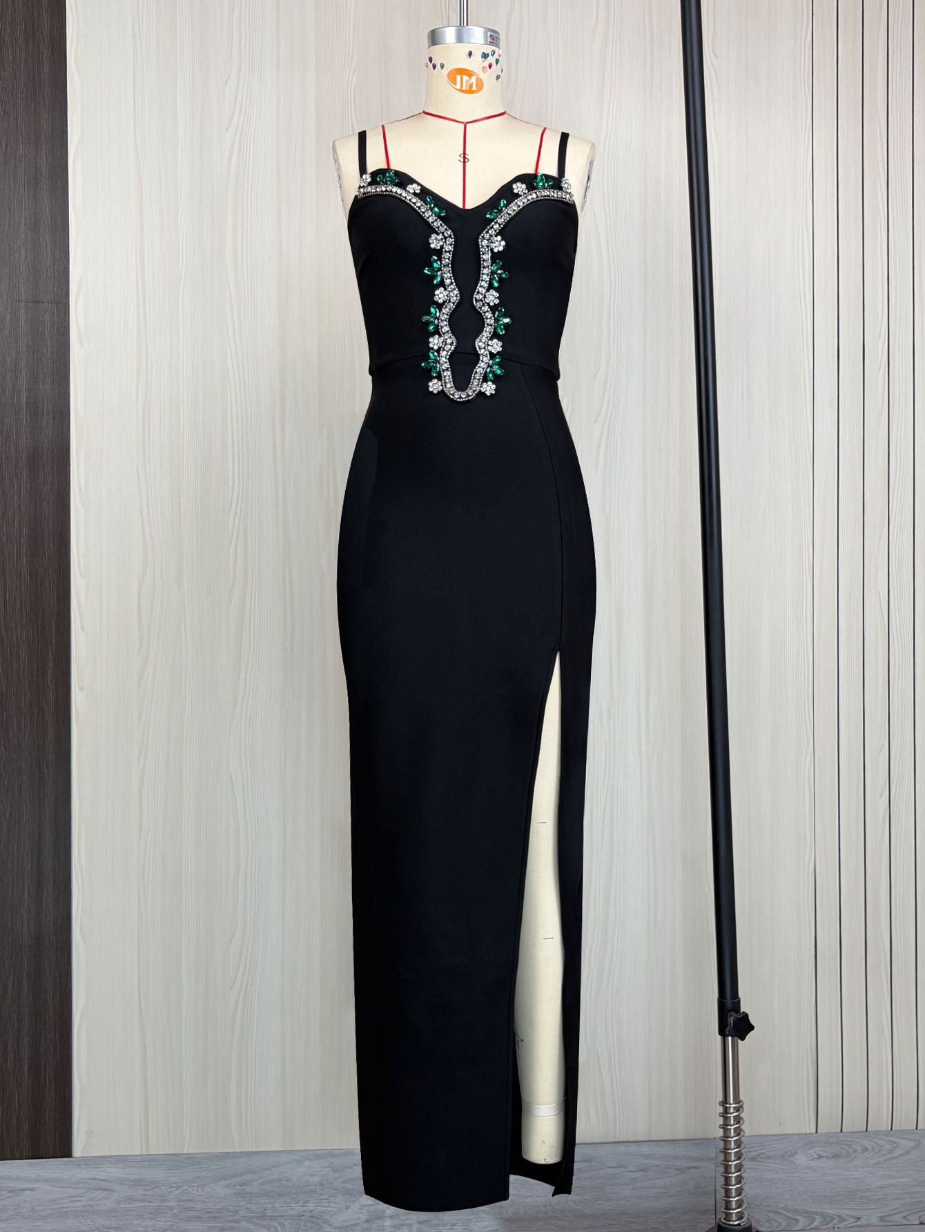 In Stock | Sexy European and American Style Women's Dress with Heavy Rhinestone Embellished Off-Shoulder Strapless Dress, Slim Fit, Elegant Slit Evening Gown