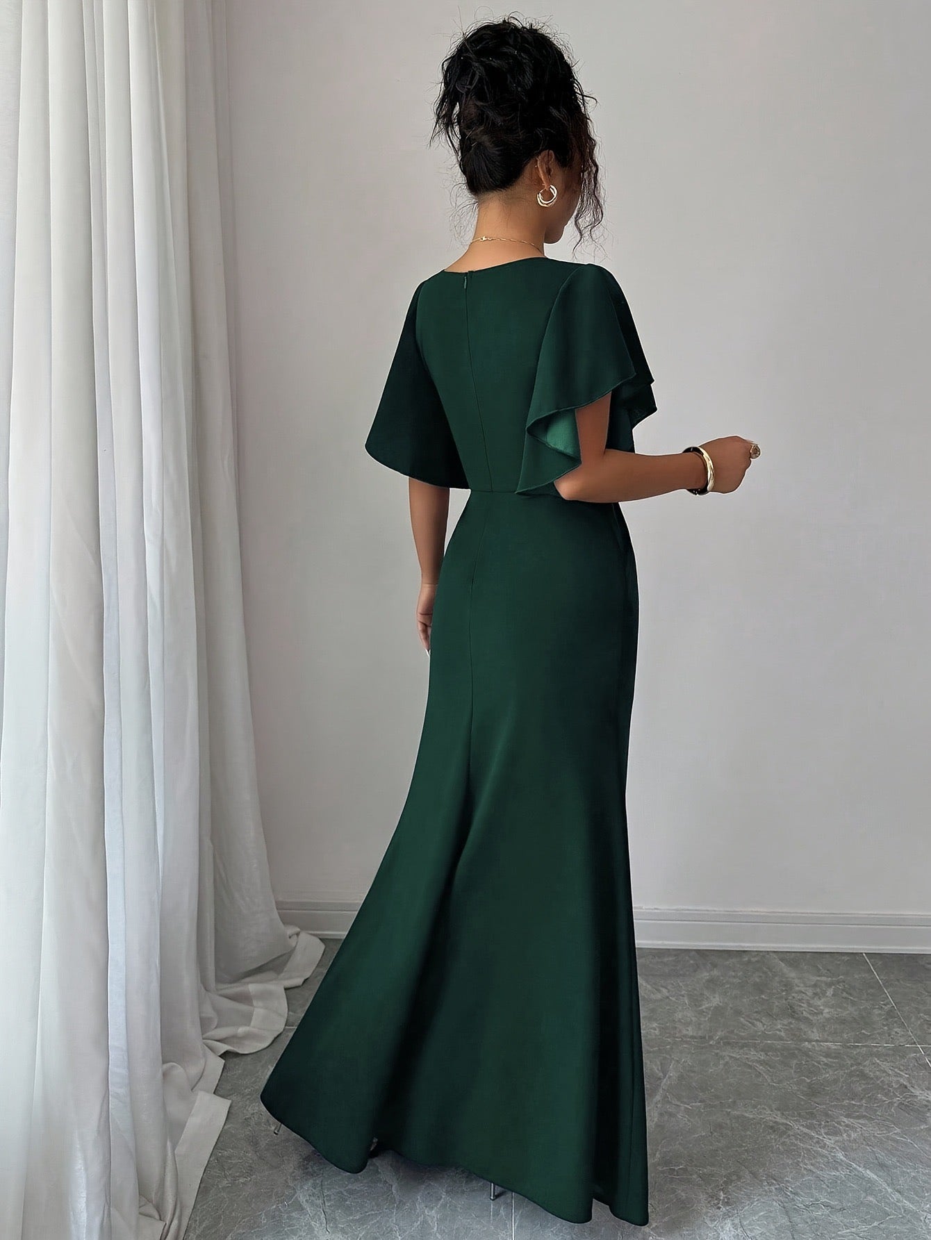 Women's Elegant Romantic Ruffle Sleeve V-Neck Waist Slimming Slit Hem Long Dress Suitable for Dates