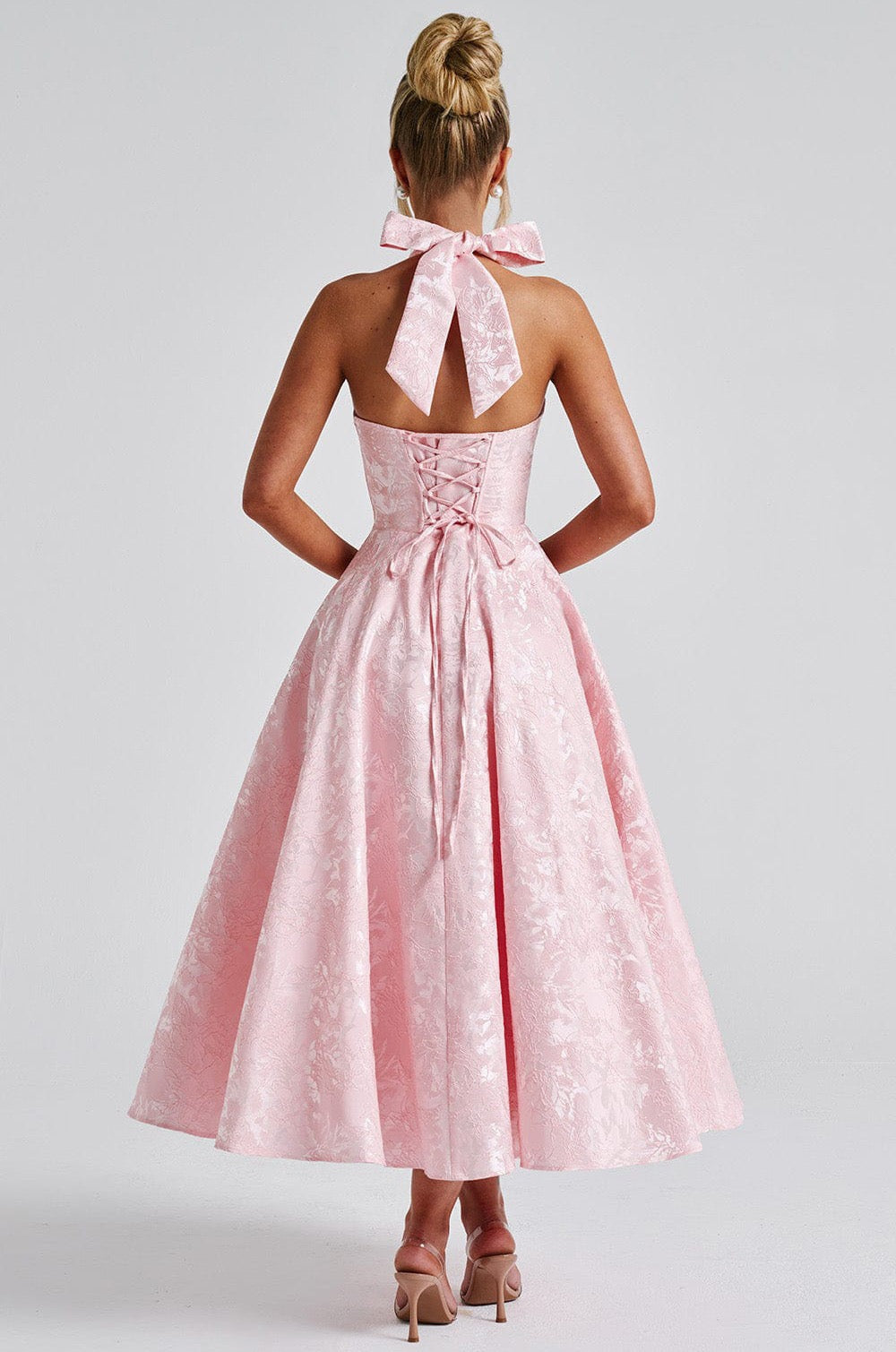 European and American Style V-Neck Halter Jacquard Dress, High-End Sleeveless Backless Evening Gown with Waist-Cinching Fit for Spring and Summer
