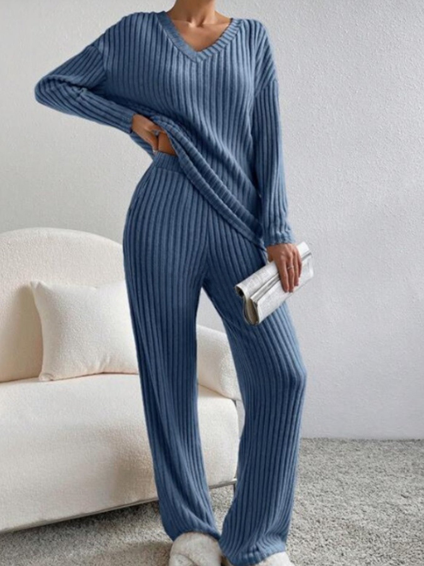 Cross-border two-piece suit for women 2024 autumn new style fashion casual straight pants temperament loose V-neck pit striped knitted suit