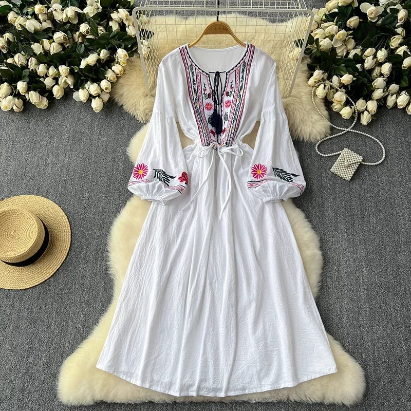 2025 New Spring Autumn Vacation Retro Ethnic Embroidery Dress Lantern Long Sleeve Waist Bohemian Dress A157
