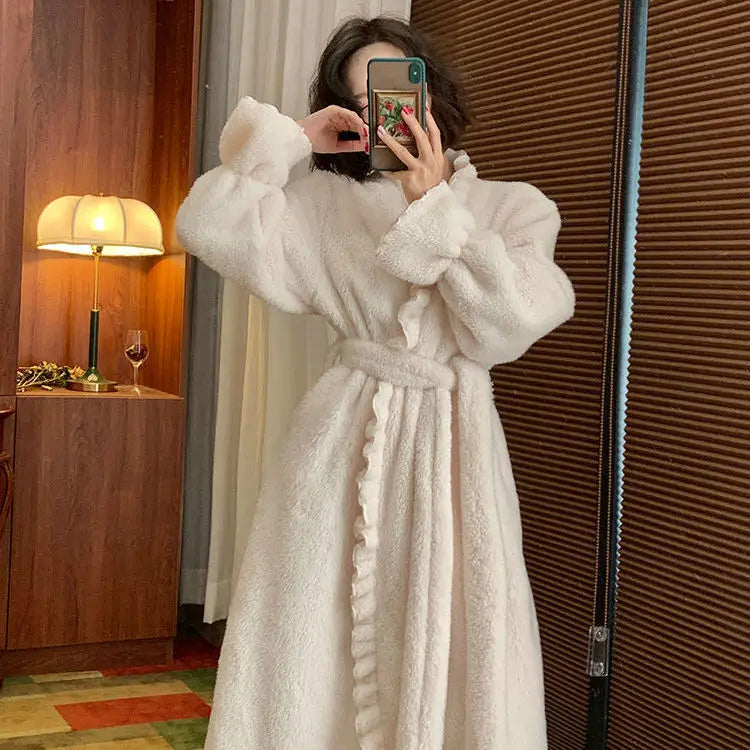 New Autumn Winter Flannel Nightgown Women Mid-Length Fashion Coral Fleece Retro Pajamas Home Clothes