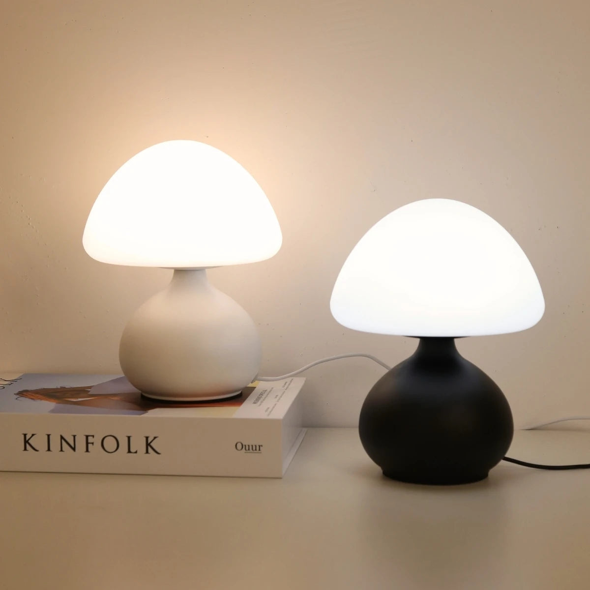 Modern creative mushroom table lamp, USB powered - LED bedside lamp for living rooms, bedrooms, study rooms, and home offices