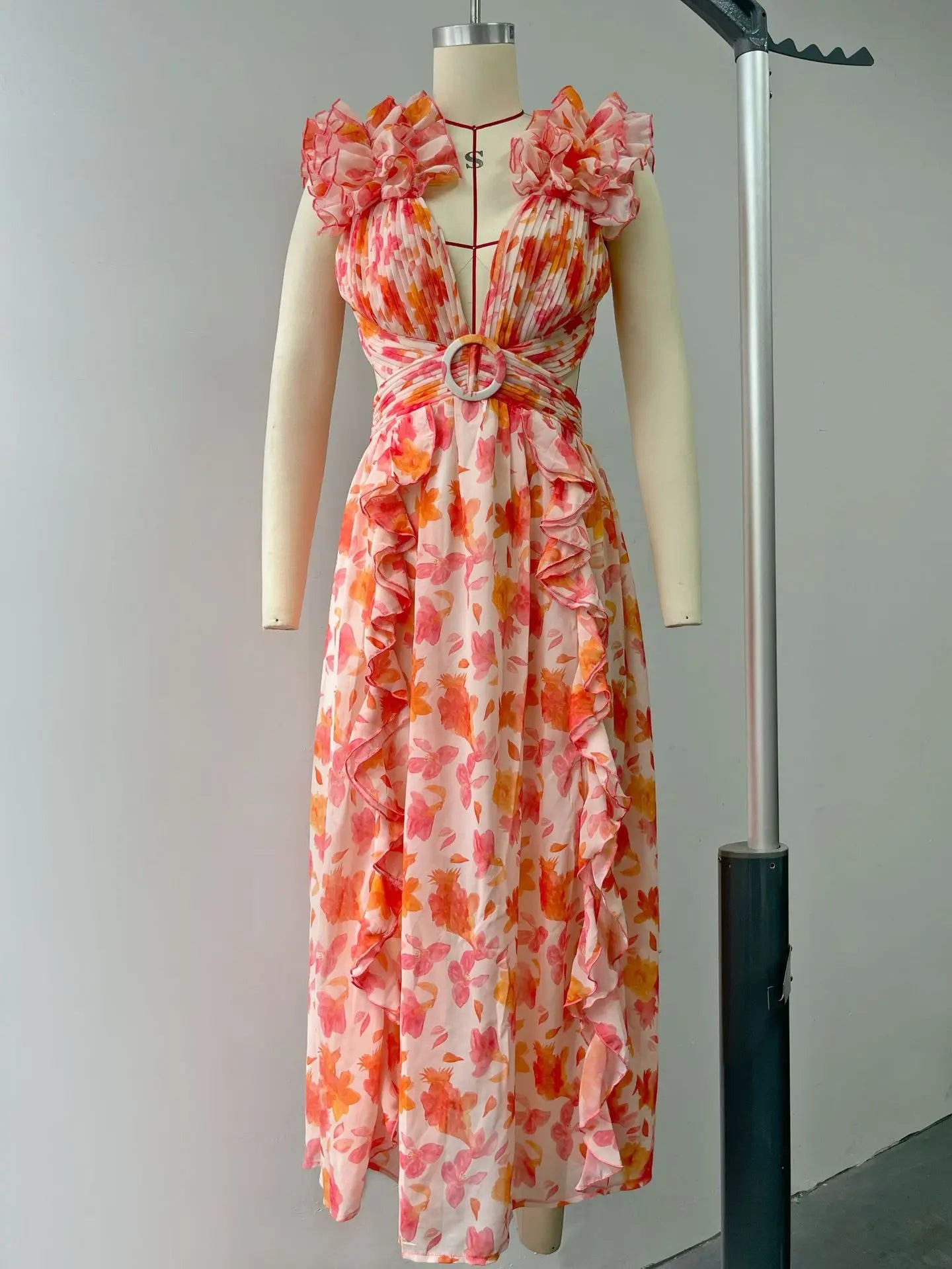 New Fashion Sleeveless Hollowed Out Slim Fit V-neck Ruffle Trimmed Floral Backless Dress For Women,3 Colors