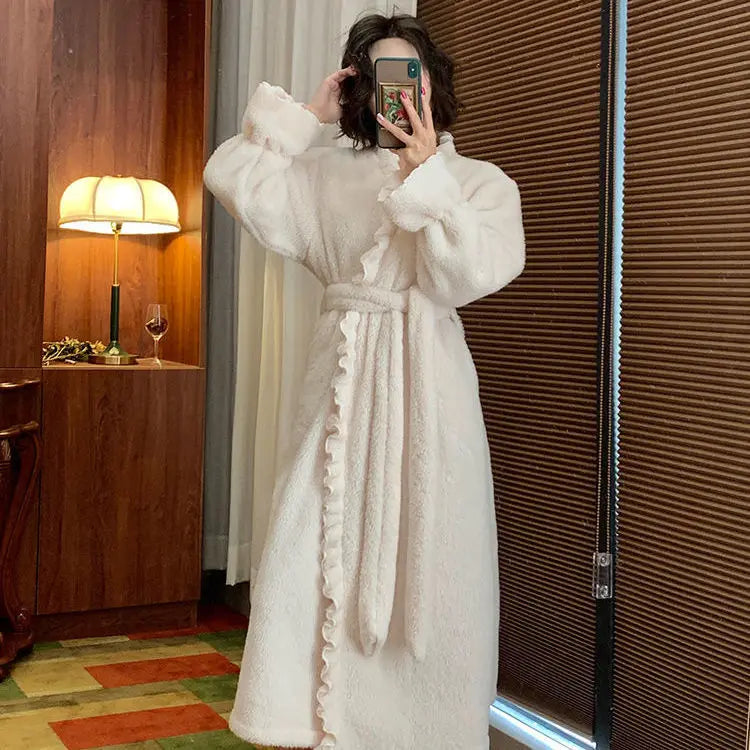 New Autumn Winter Flannel Nightgown Women Mid-Length Fashion Coral Fleece Retro Pajamas Home Clothes