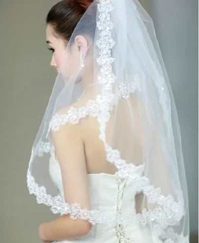 AYiCuthia wedding accessories short bridal veils  White lace veil high quality cheap wedding veils  without comb TS15