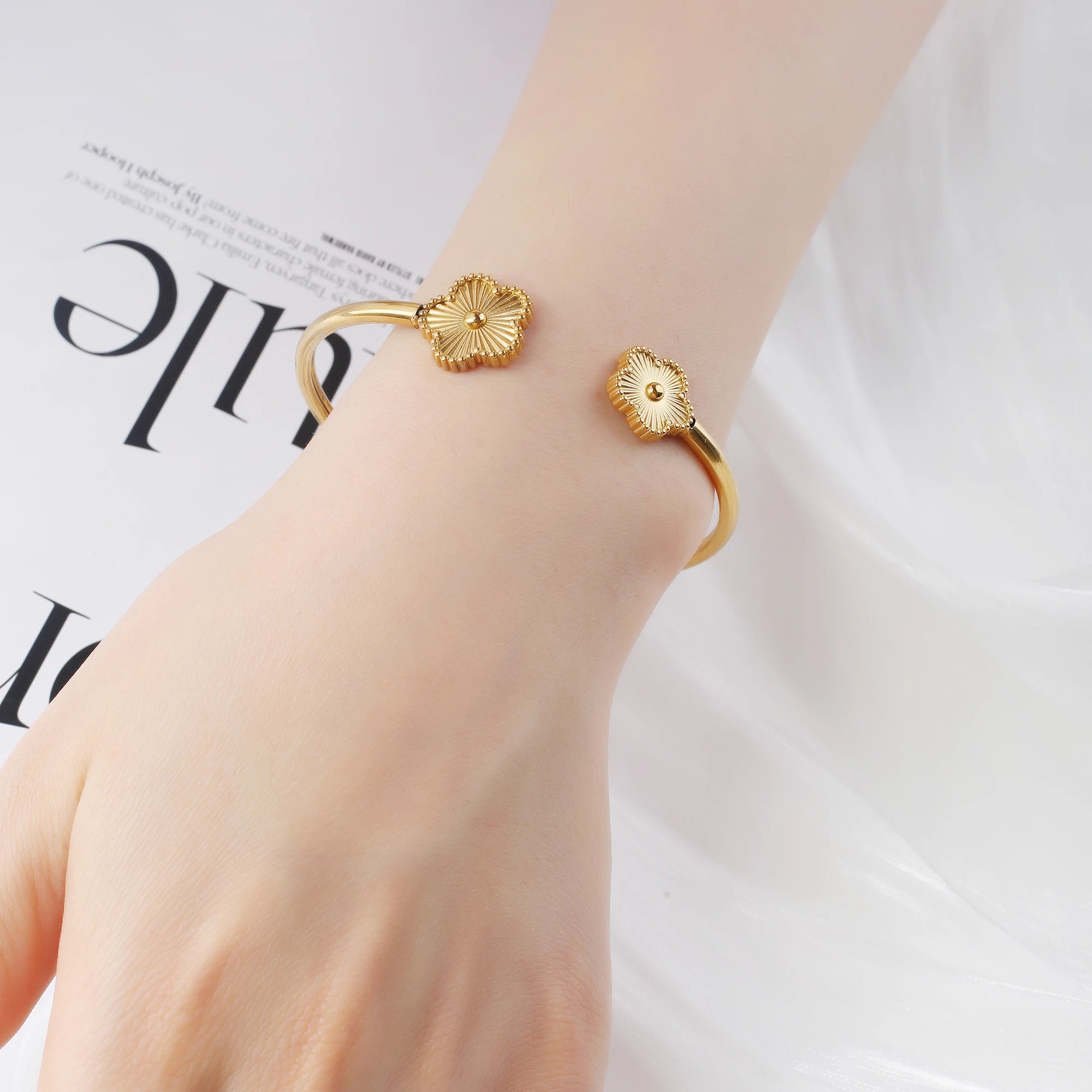 Gold Plated Stainless Steel Creative Five Leaf Flower Opening Adjustable Bangle For Female Daily Party Delicate Jewelry Clover