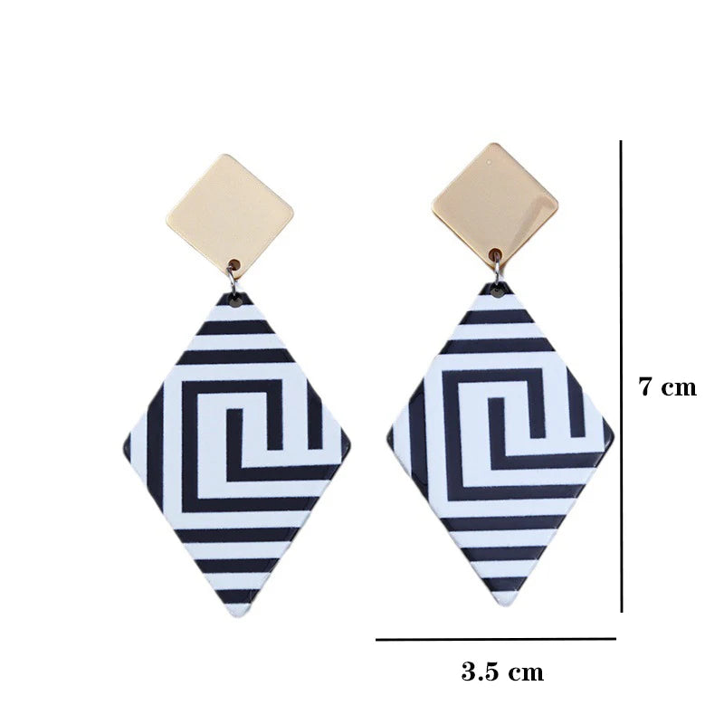 New Black and White Rhombic Embossed Print Earstuds Earrings Retro Popular Bohemia Simple Acrylic Earrings Jewelry Gift