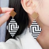 New Black and White Rhombic Embossed Print Earstuds Earrings Retro Popular Bohemia Simple Acrylic Earrings Jewelry Gift